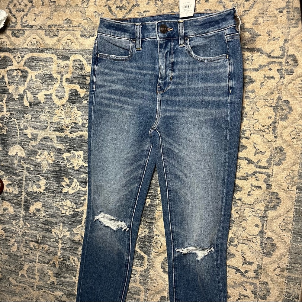 American Eagle Outfitters NWT Distressed Skinny Jeans Sz 2 Short - Picture 6 of 9